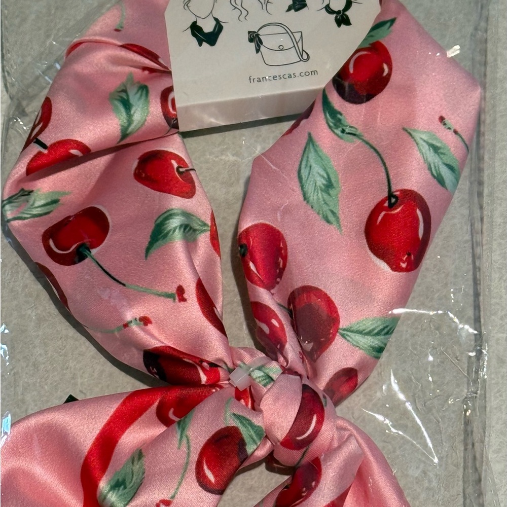 Cherry print scarf - Picture 3 of 3